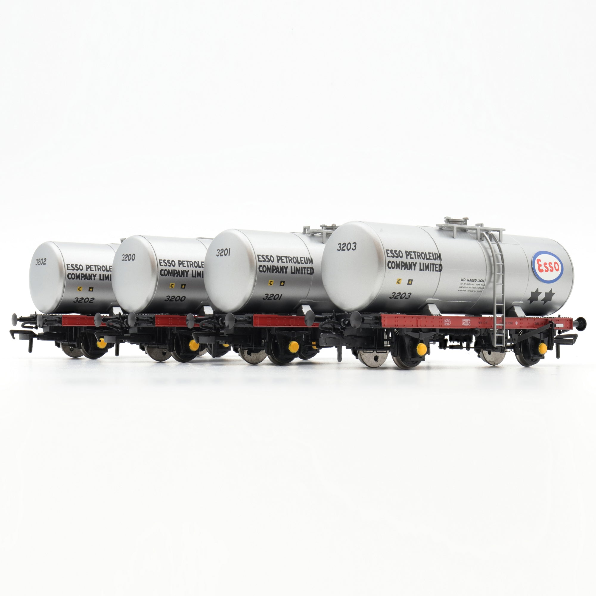 35T 'A' Tank - Esso Silver - Pack 1 - OO Scale- Quad Pack