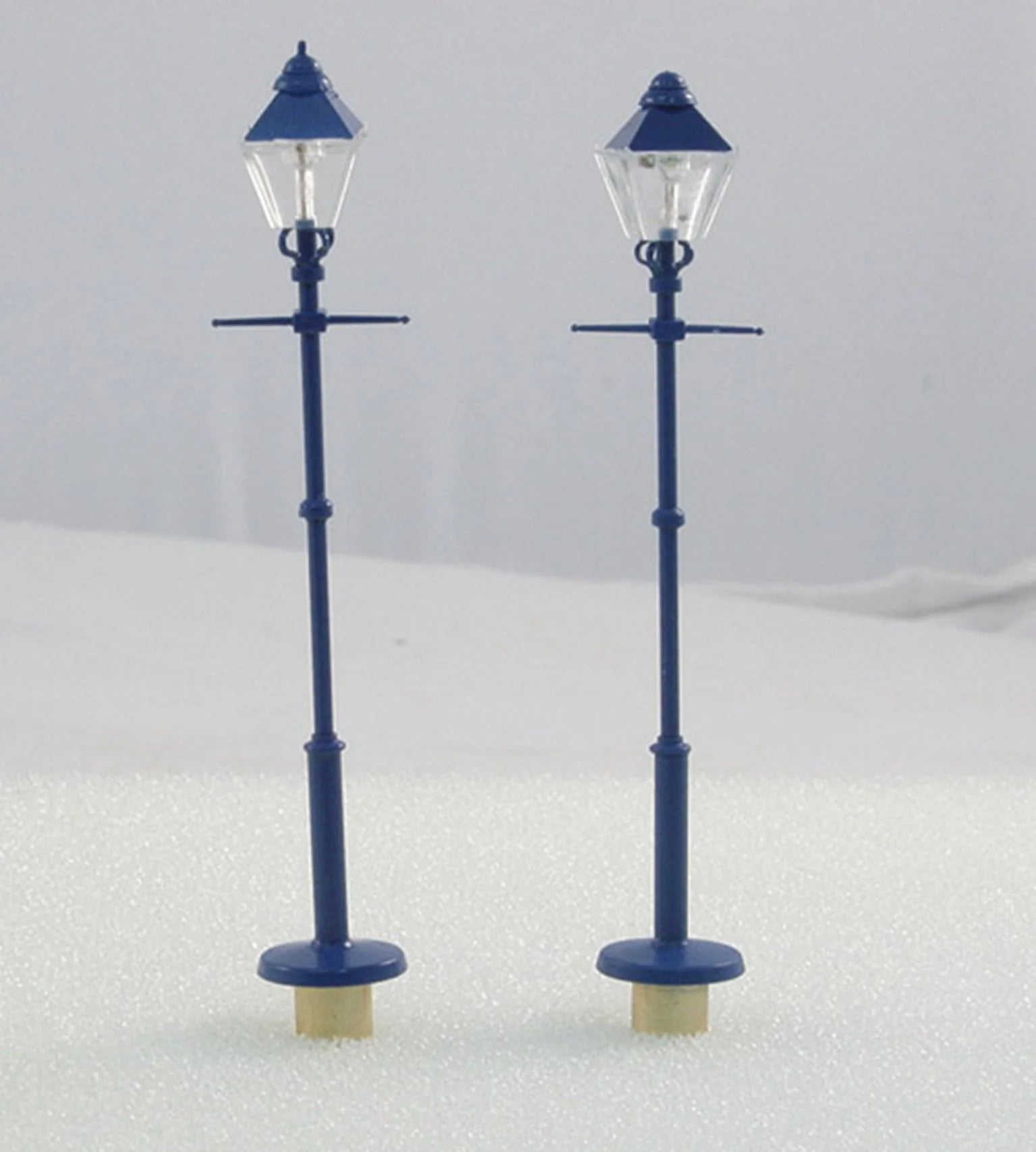 Old Style Street Lights - Blue - Pair - OO Scale